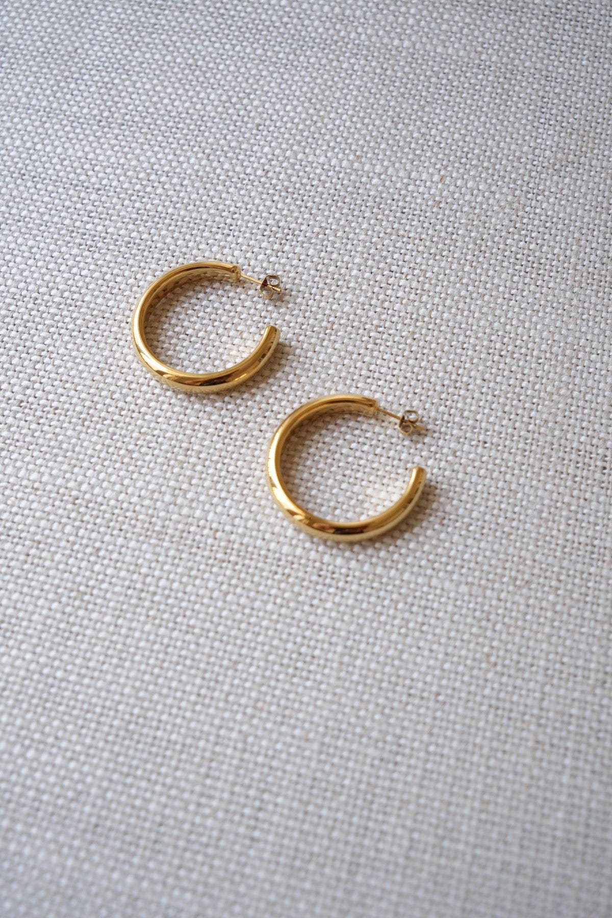 Célaeno Hoop Earrings