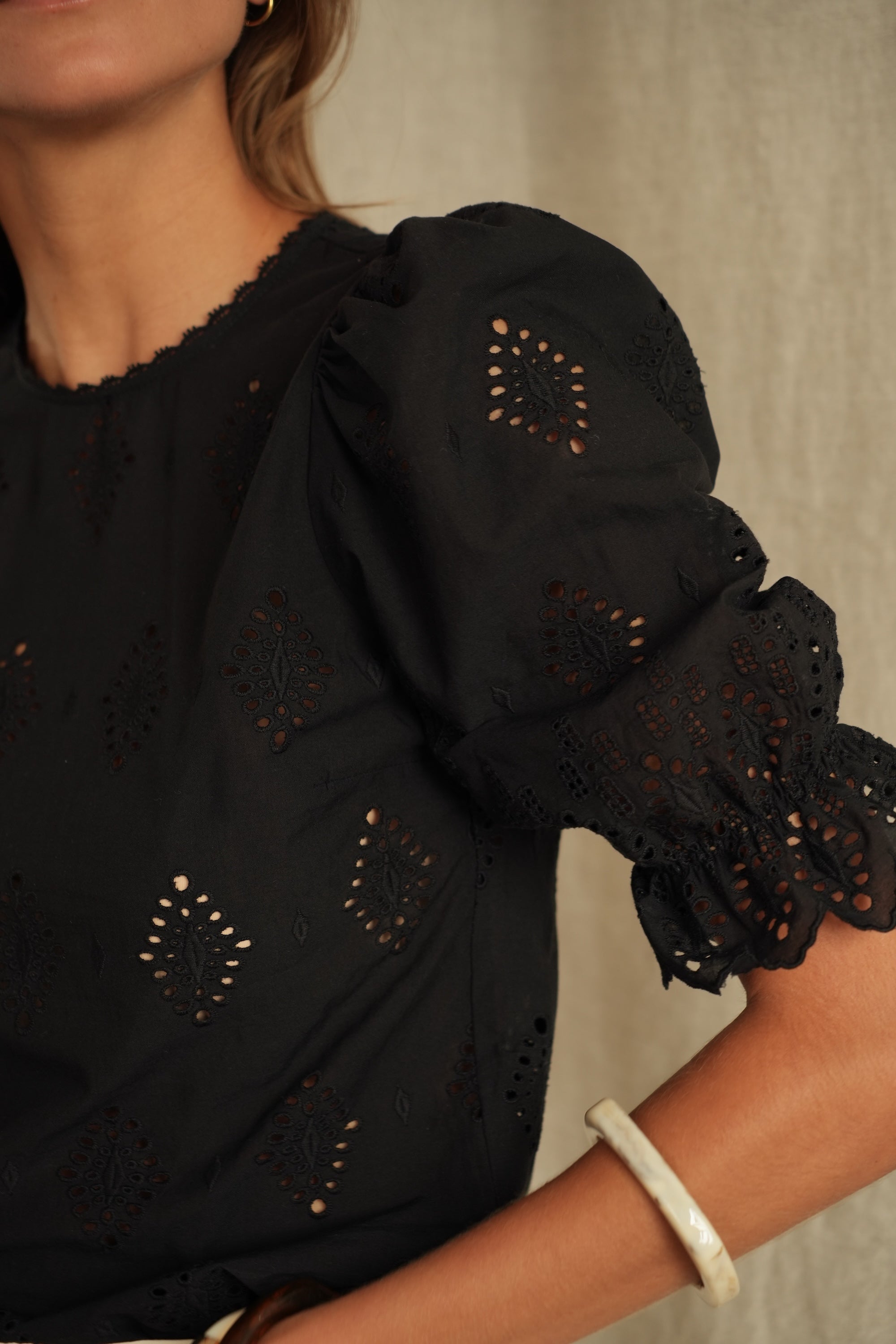 Blouse Annie brodée noire
