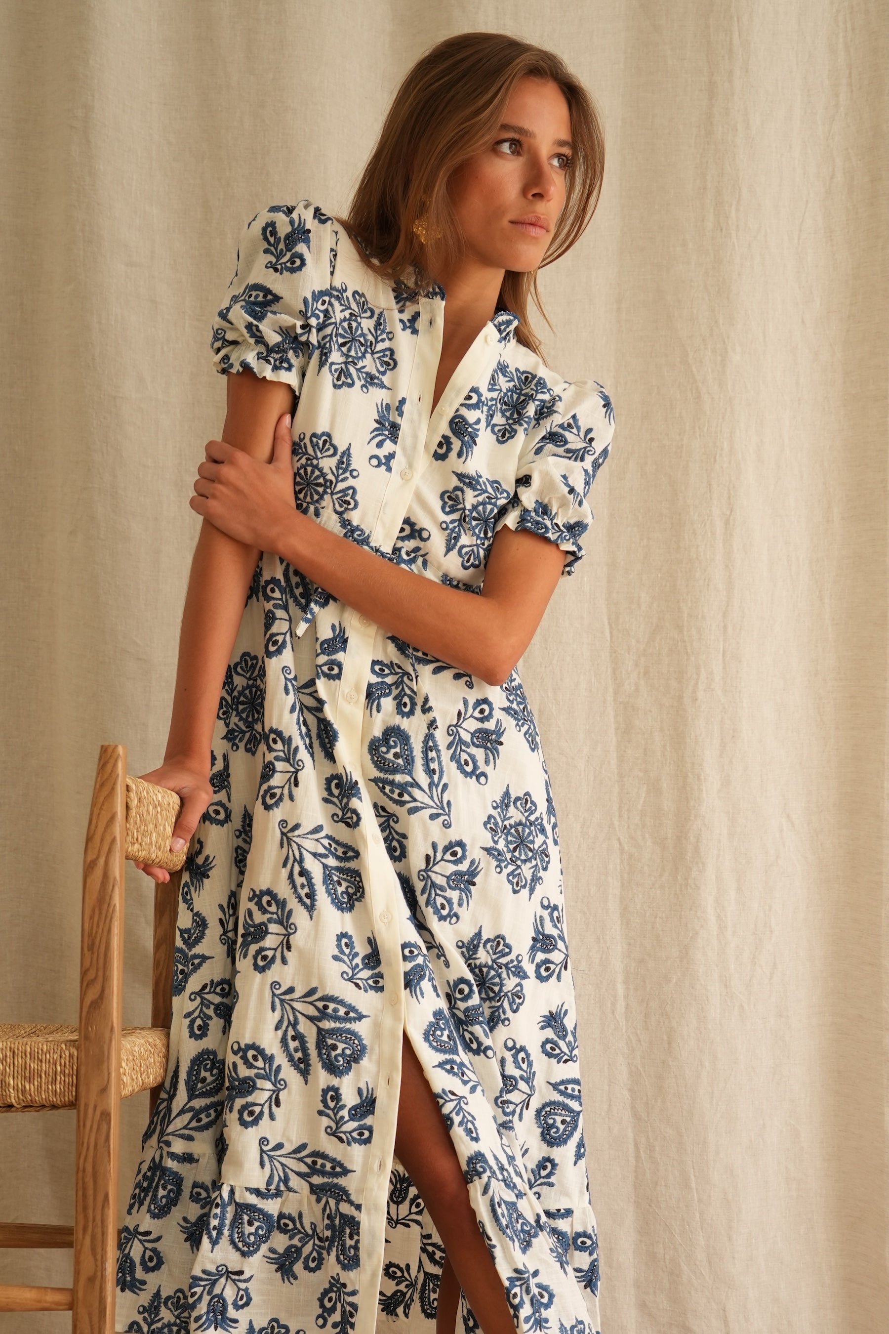 Robe Solstice brodée bleu