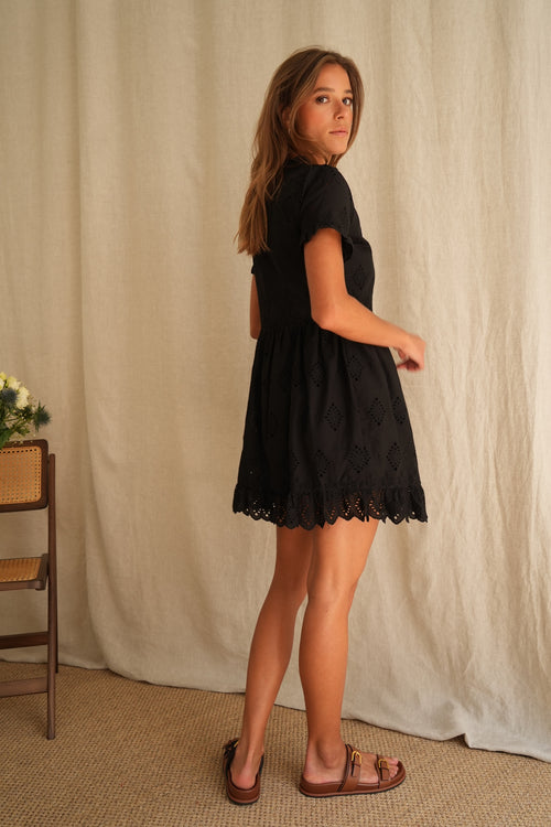 Robe Cassis brodée noire