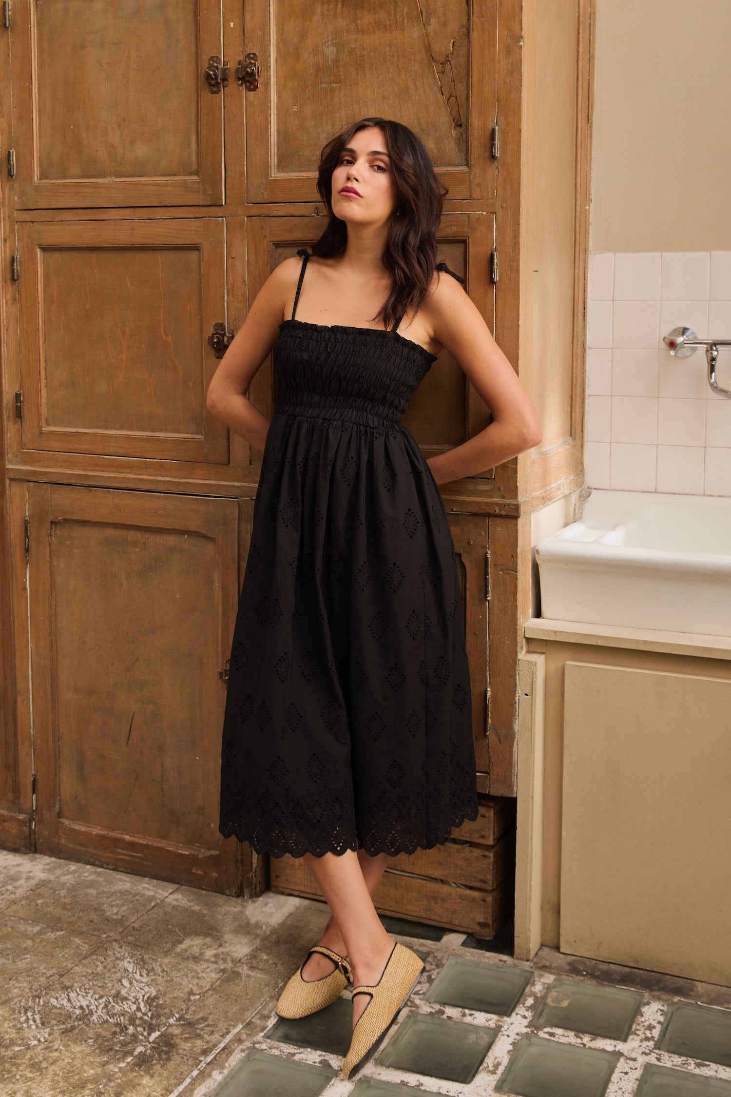 Robe Maya brodée noire